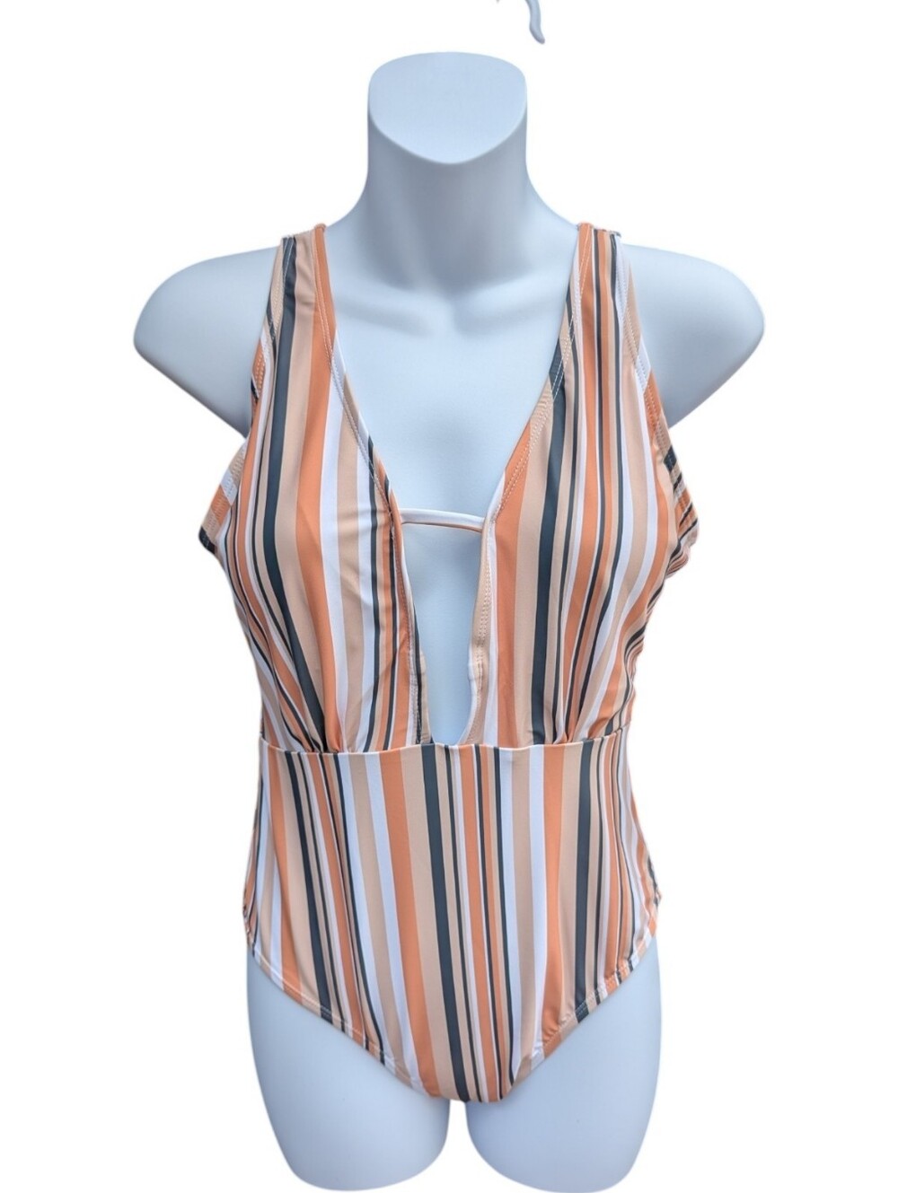 Cupshe One-Piece Plunge Swimsuit In Size M